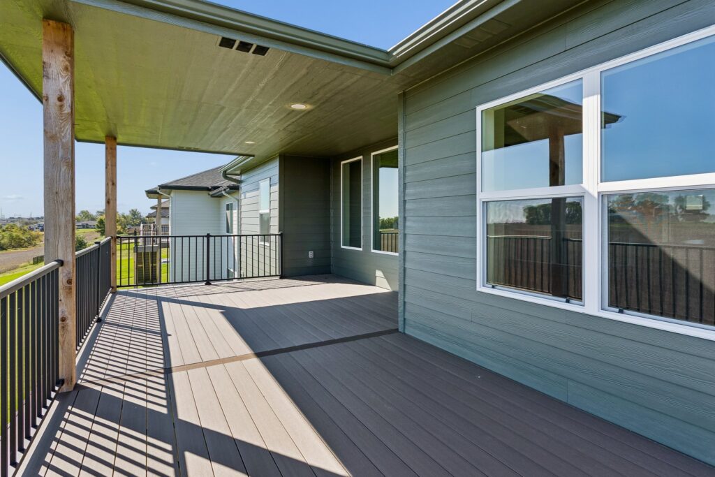 35-web-or-mls-6339 N 207th St - 035
