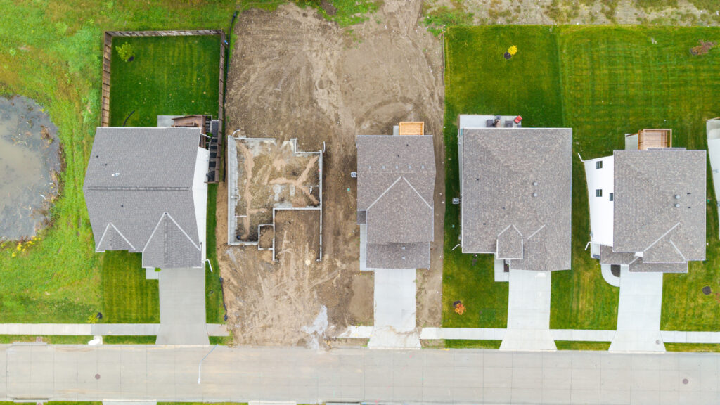 44-print-11310 Portage Cir-44